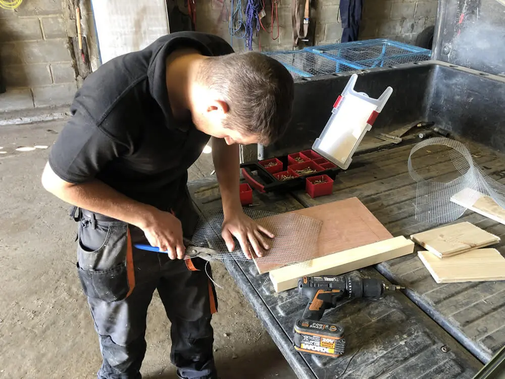 What makes a pest controller
